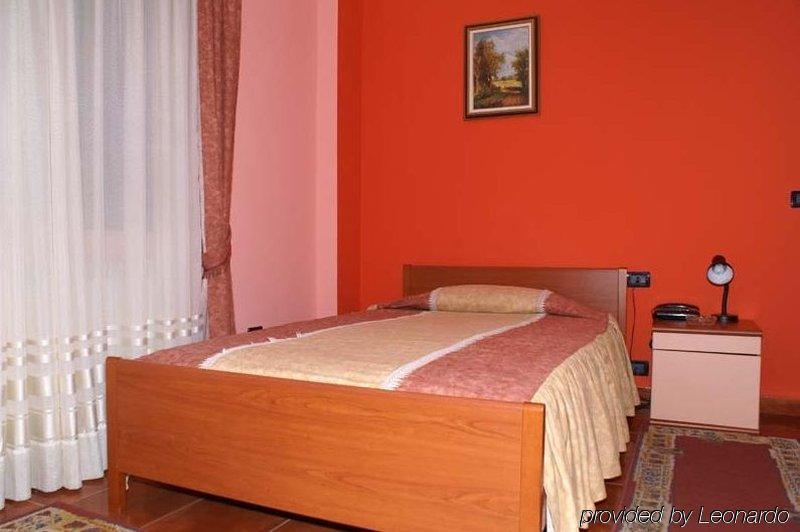 Art Hotel Nirvana Tirana Ruang foto